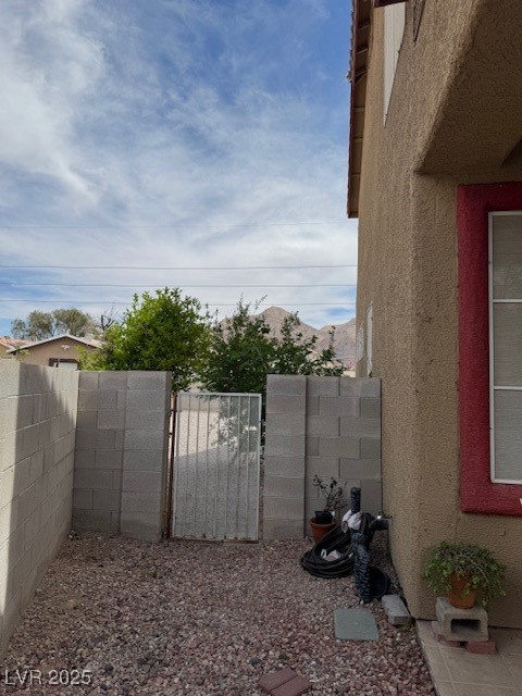 1286 North Sloan Lane Property Photo 4
