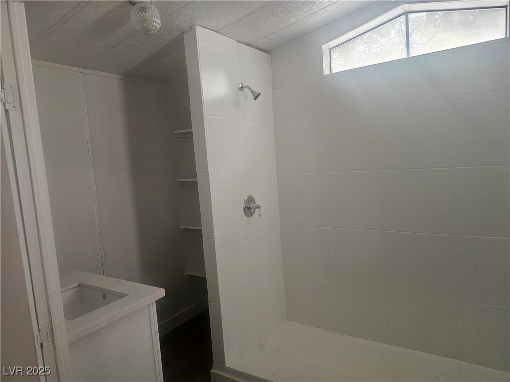 1421 West Irons Street Property Photo 9