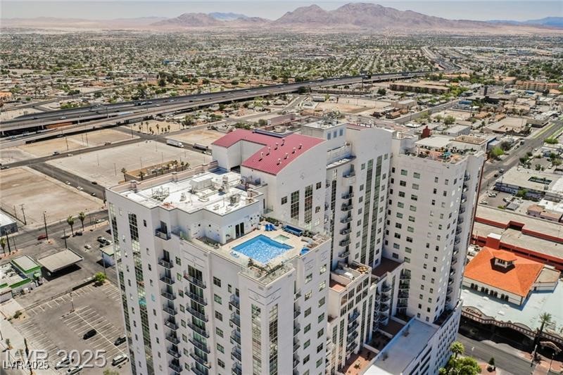 150 North Las Vegas Boulevard 818 Property Photo 7
