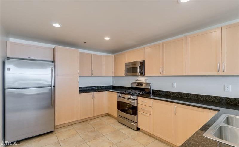 150 North Las Vegas Boulevard 818 Property Photo 15