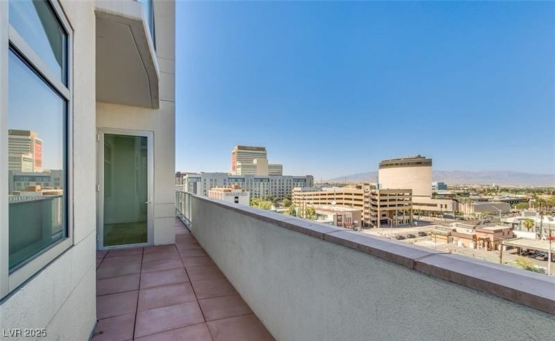 150 North Las Vegas Boulevard 818 Property Photo 22