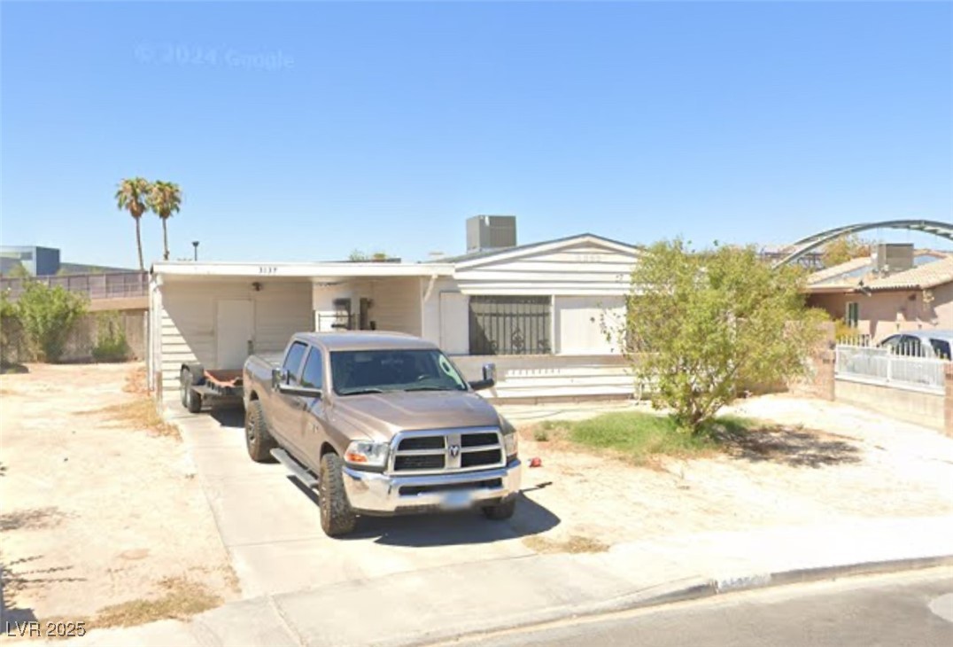 3137 Crawford Street Property Photo