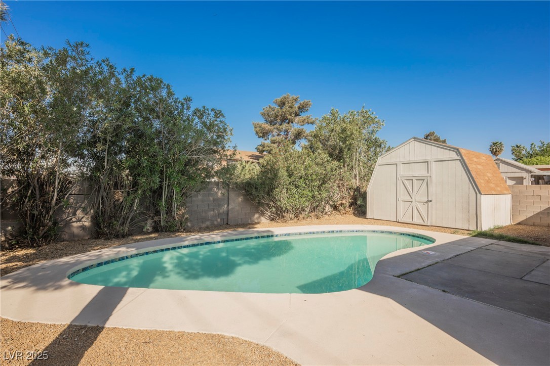 10 Yew Avenue Property Photo