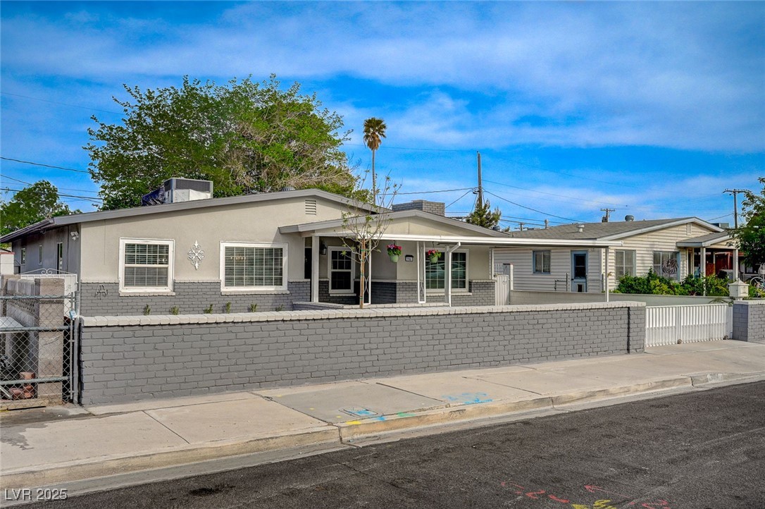 700 Cactus Lane Property Photo