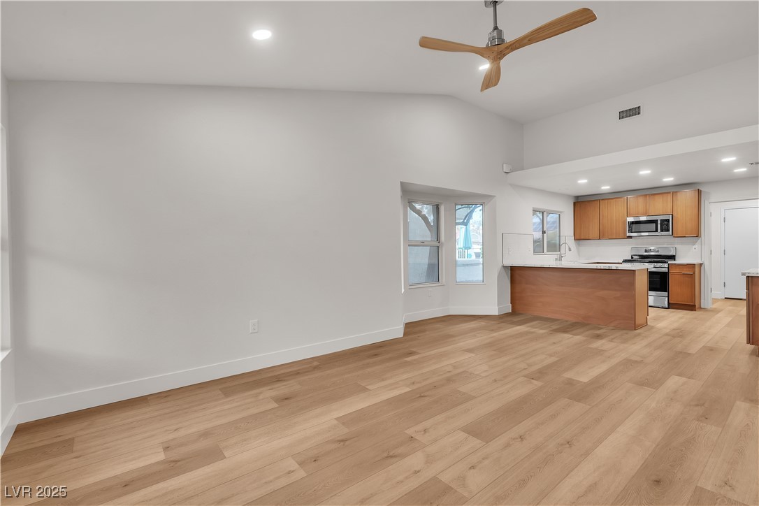 8537 Glenmount Drive Property Photo 12
