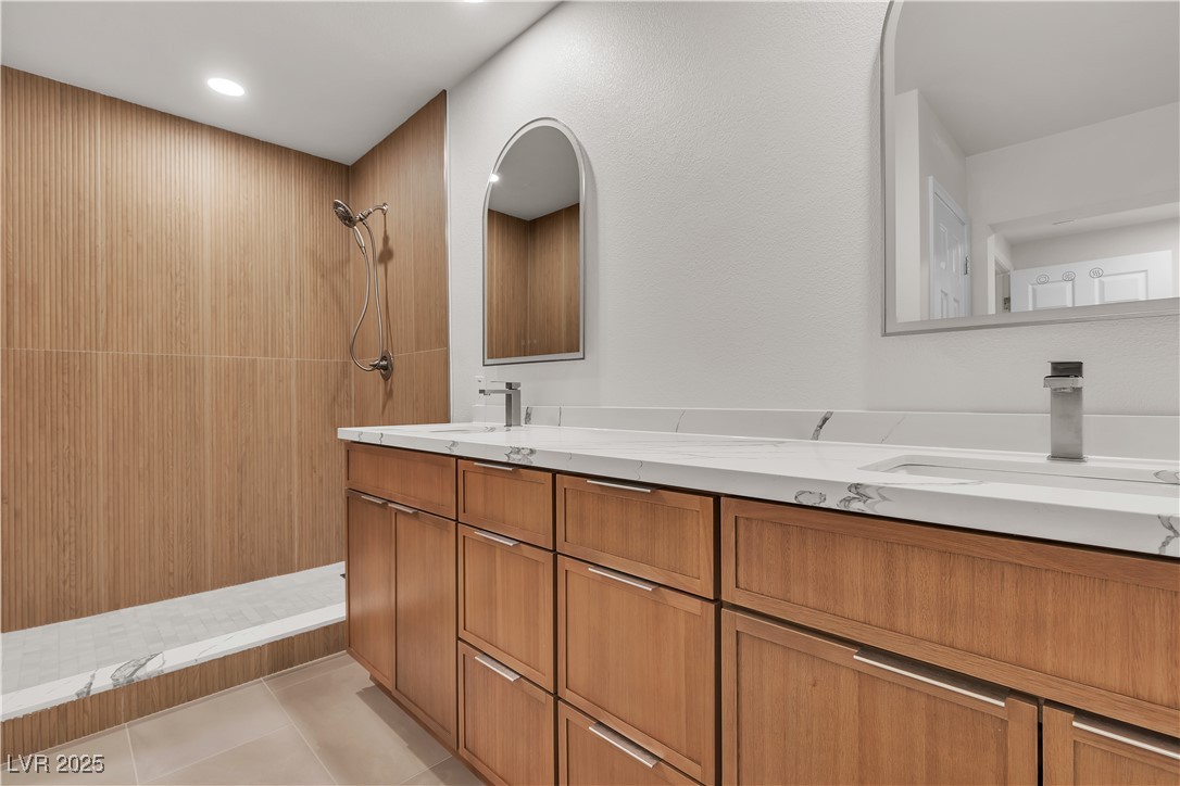 8537 Glenmount Drive Property Photo 16