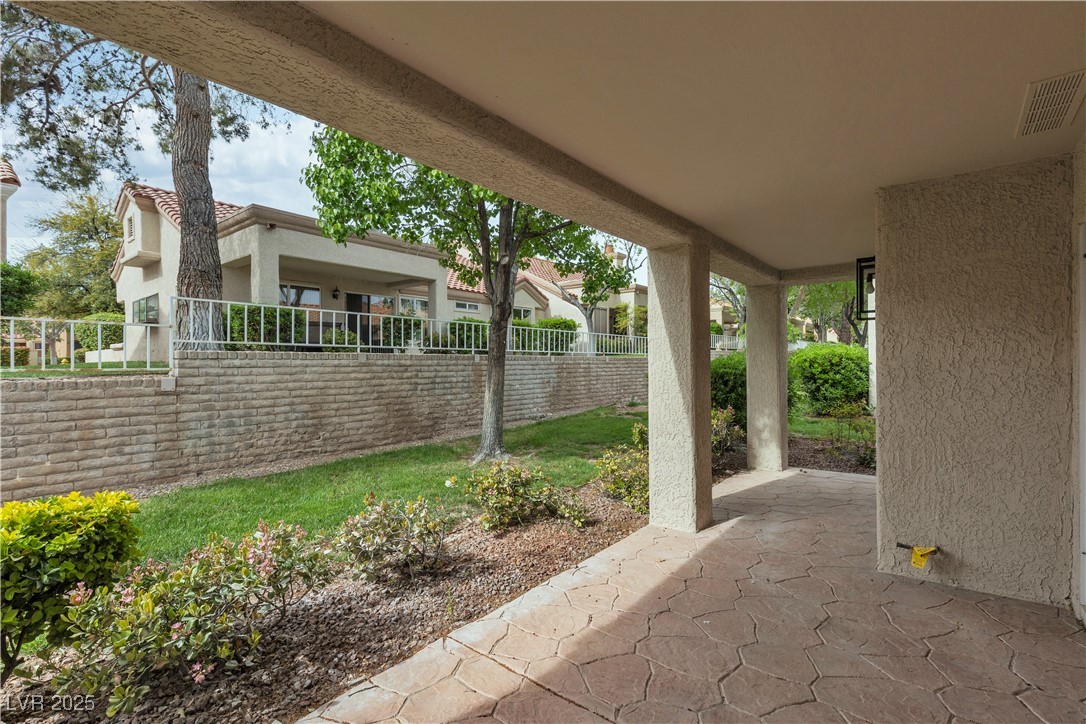 8537 Glenmount Drive Property Photo 25