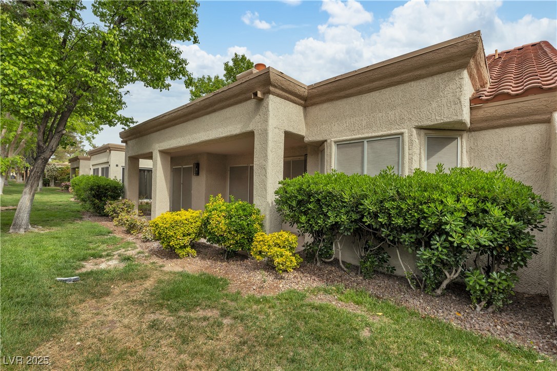 8537 Glenmount Drive Property Photo 27
