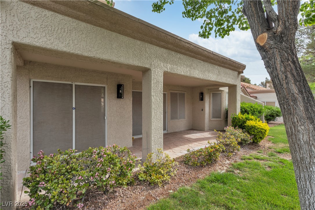 8537 Glenmount Drive Property Photo 29