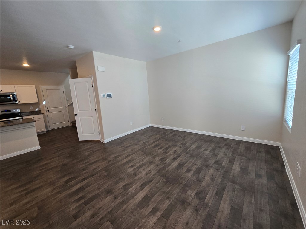 531 Thistleberry Avenue Property Photo 5