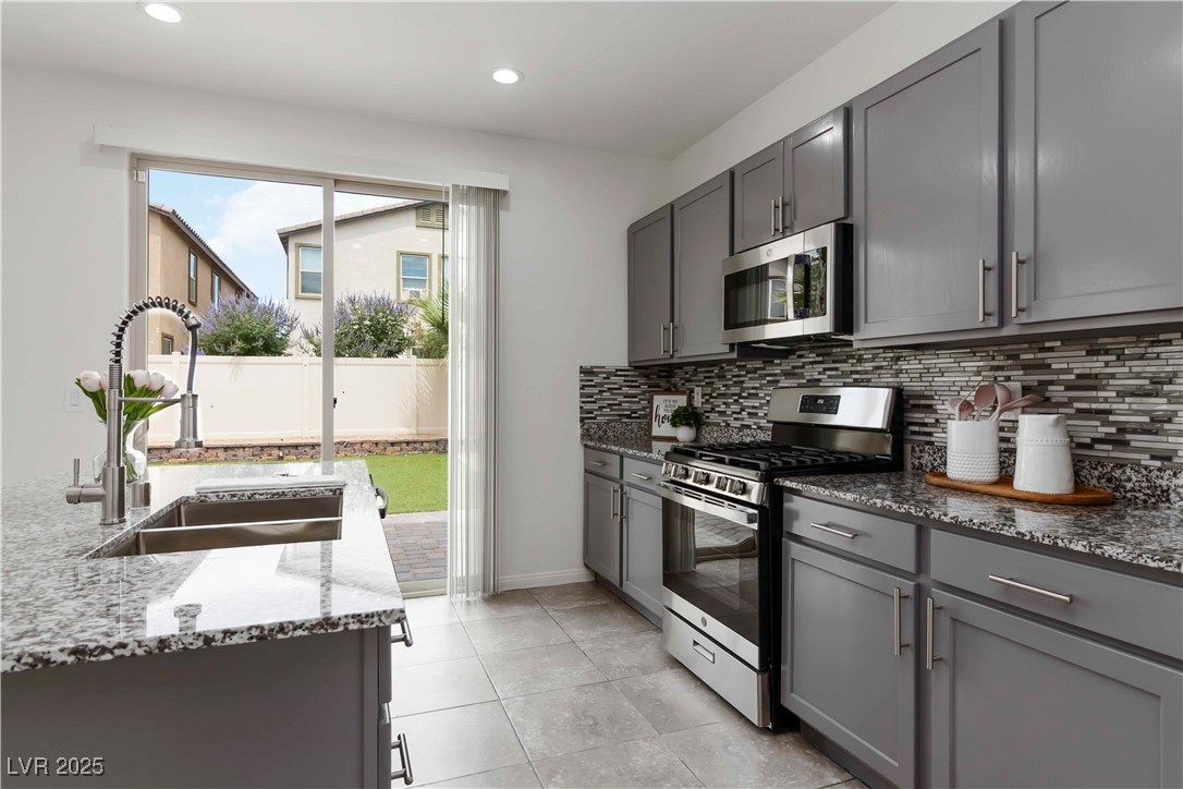 5317 Golden Melody Lane Property Photo 14