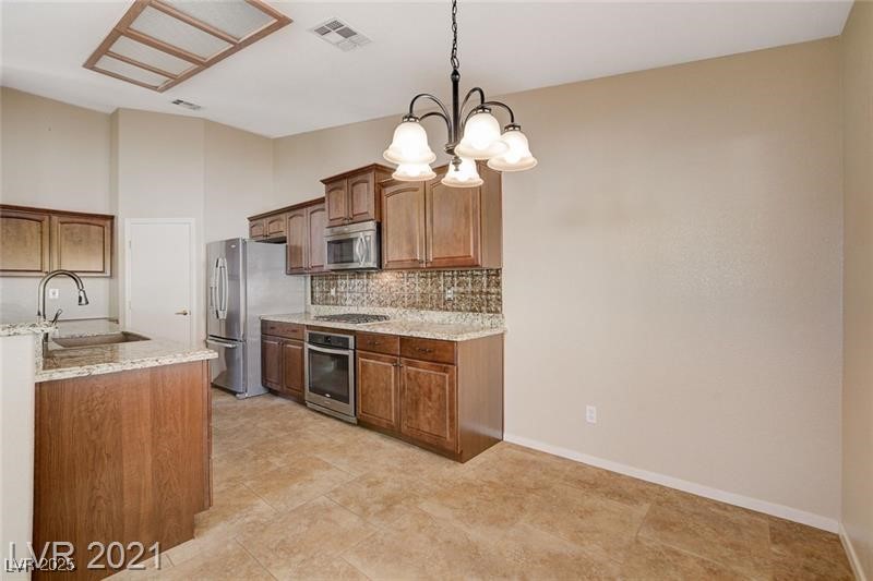 529 Trocadero Street Property Photo 15