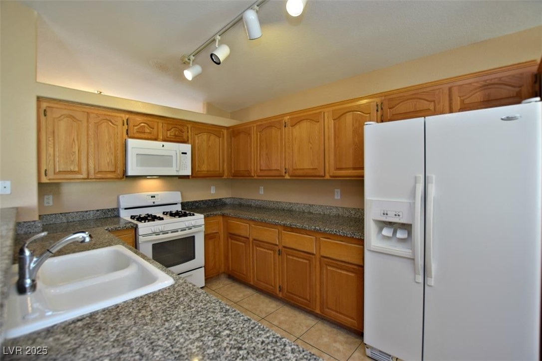 2260 Ramsgate Drive - Property Photo 11