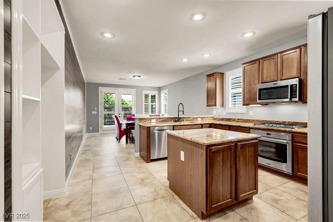 7806 Sundial Peak Street Property Photo 14