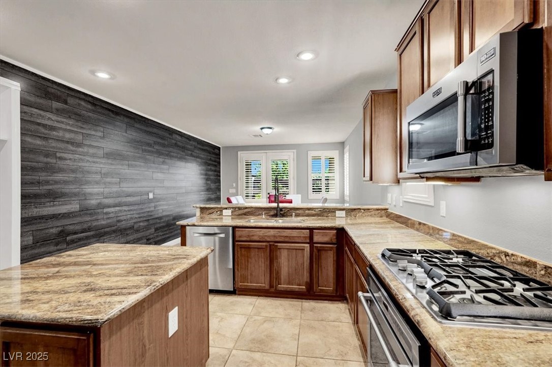 7806 Sundial Peak Street Property Photo 16