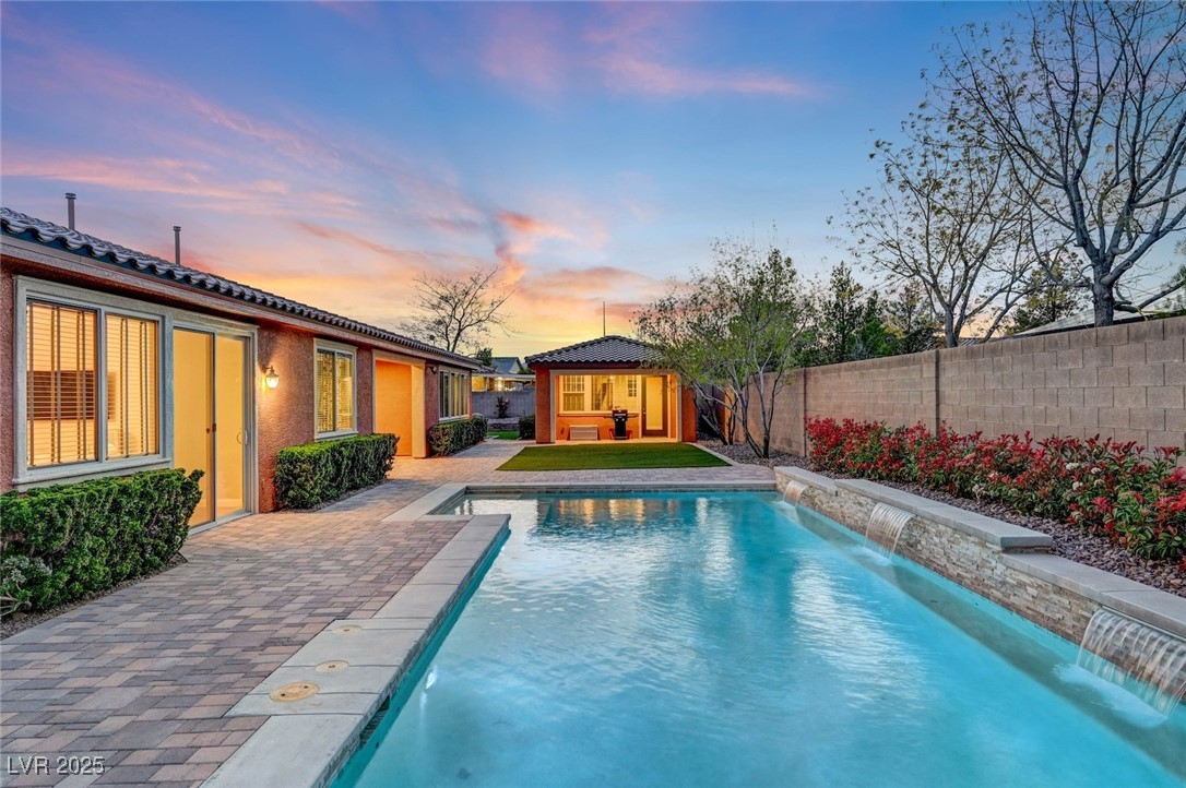 8470 Creekstone Court Property Photo 4