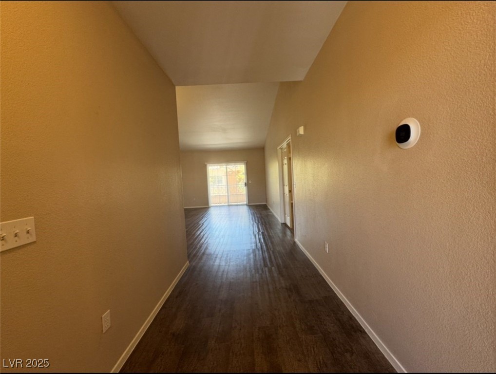 10525 Autumn Pine Avenue 204 Property Photo 4