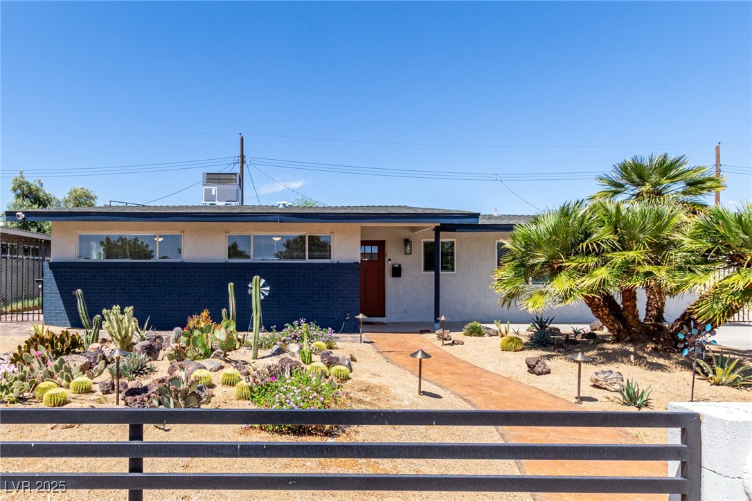 3308 Navajo Way Property Photo 3