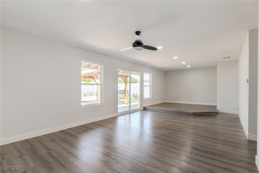 3308 Navajo Way Property Photo 8