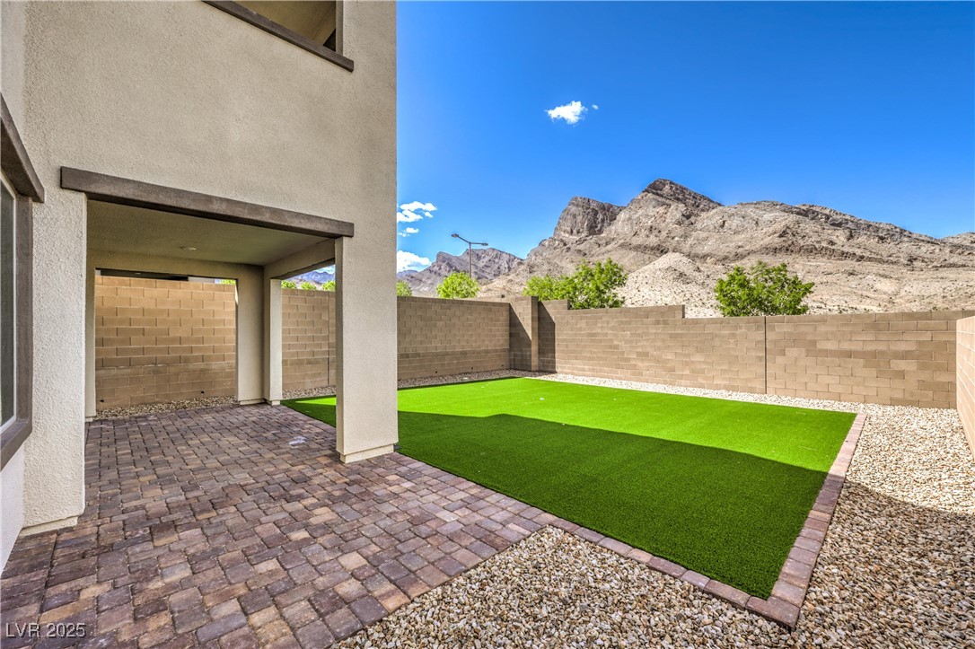 11640 Desert Hollow Avenue Property Photo 3