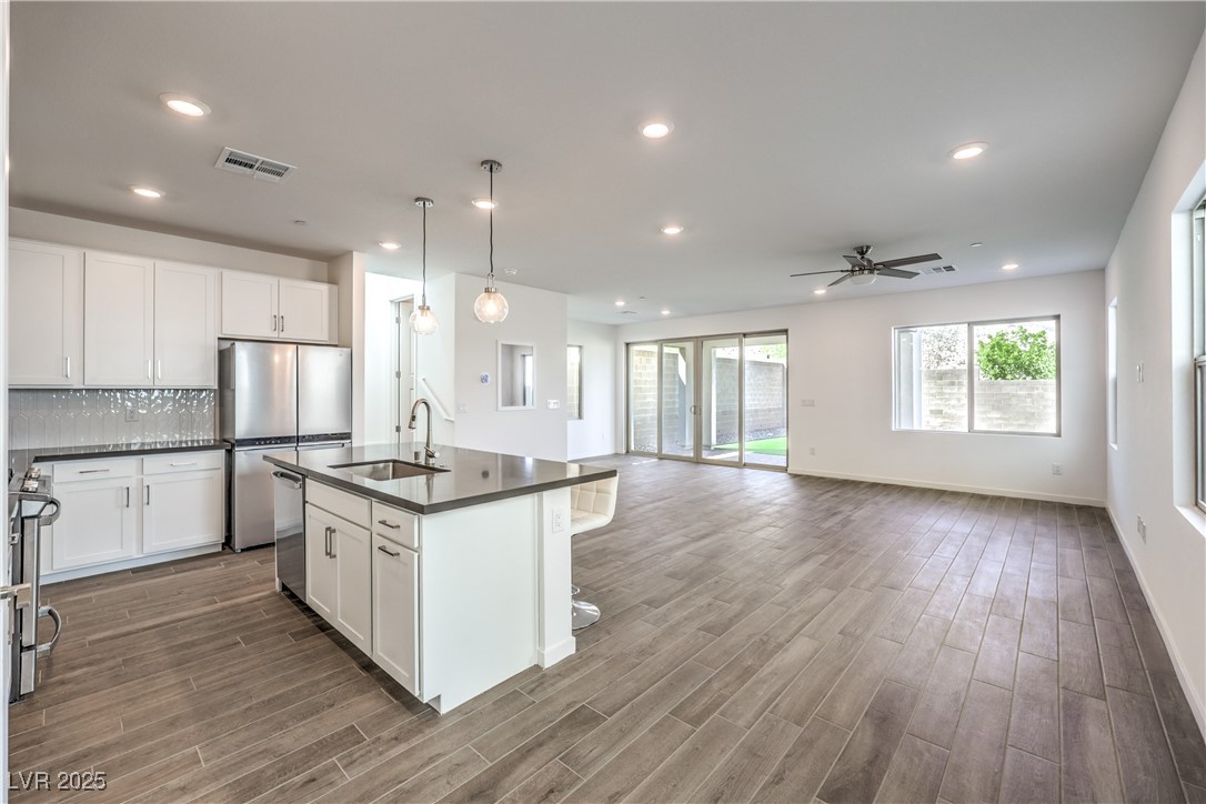 11640 Desert Hollow Avenue Property Photo 8