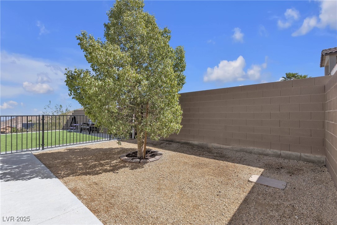 10729 Marathon Bell Lane Property Photo 47