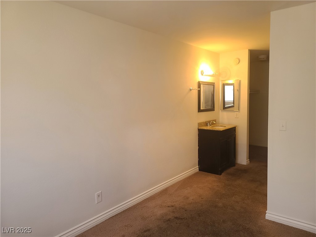 5248 Greene Lane B Property Photo 12