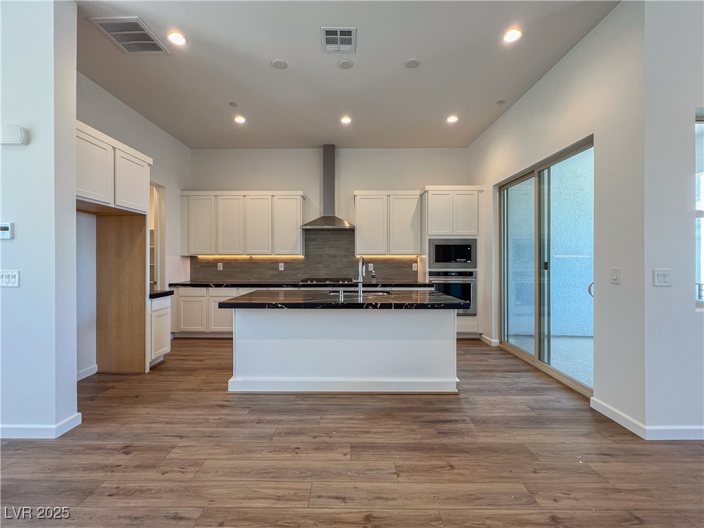 654 Agate Bridge Street Property Photo 4