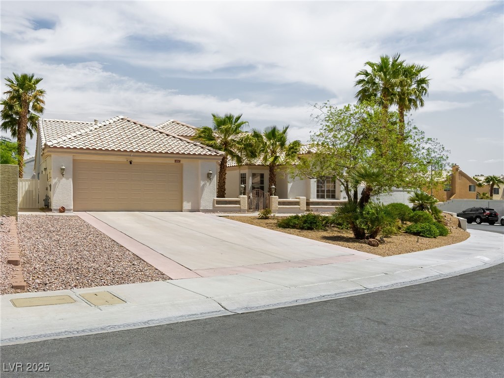 2212 Marble Gorge Drive Property Photo 2