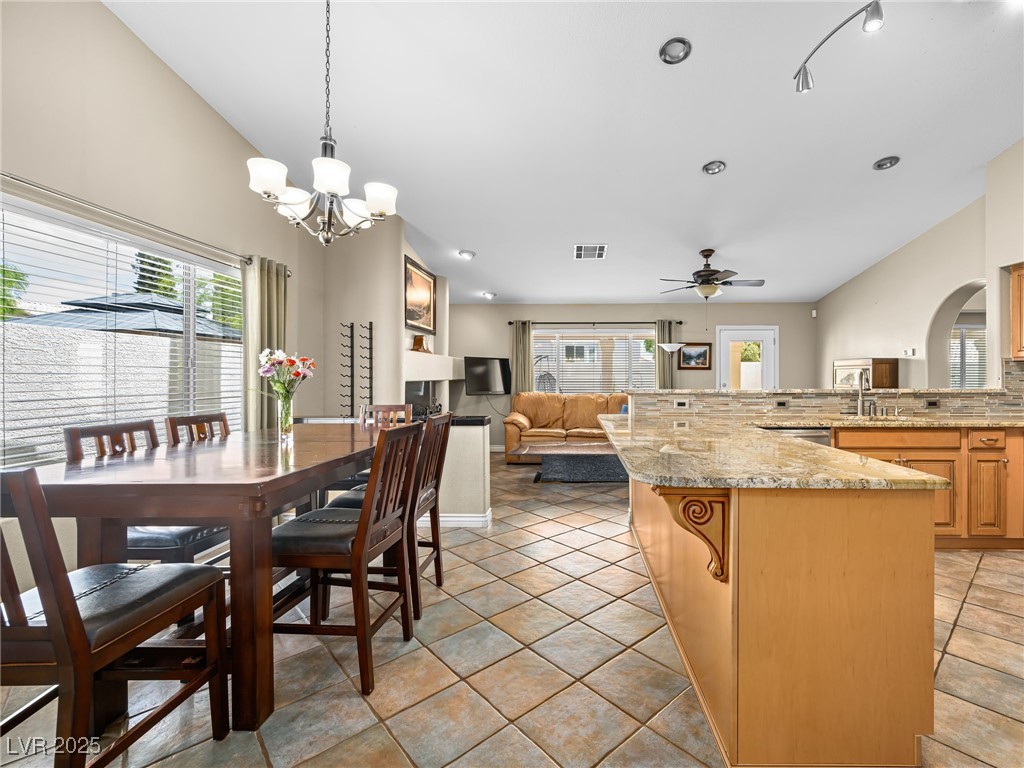 2212 Marble Gorge Drive Property Photo 14