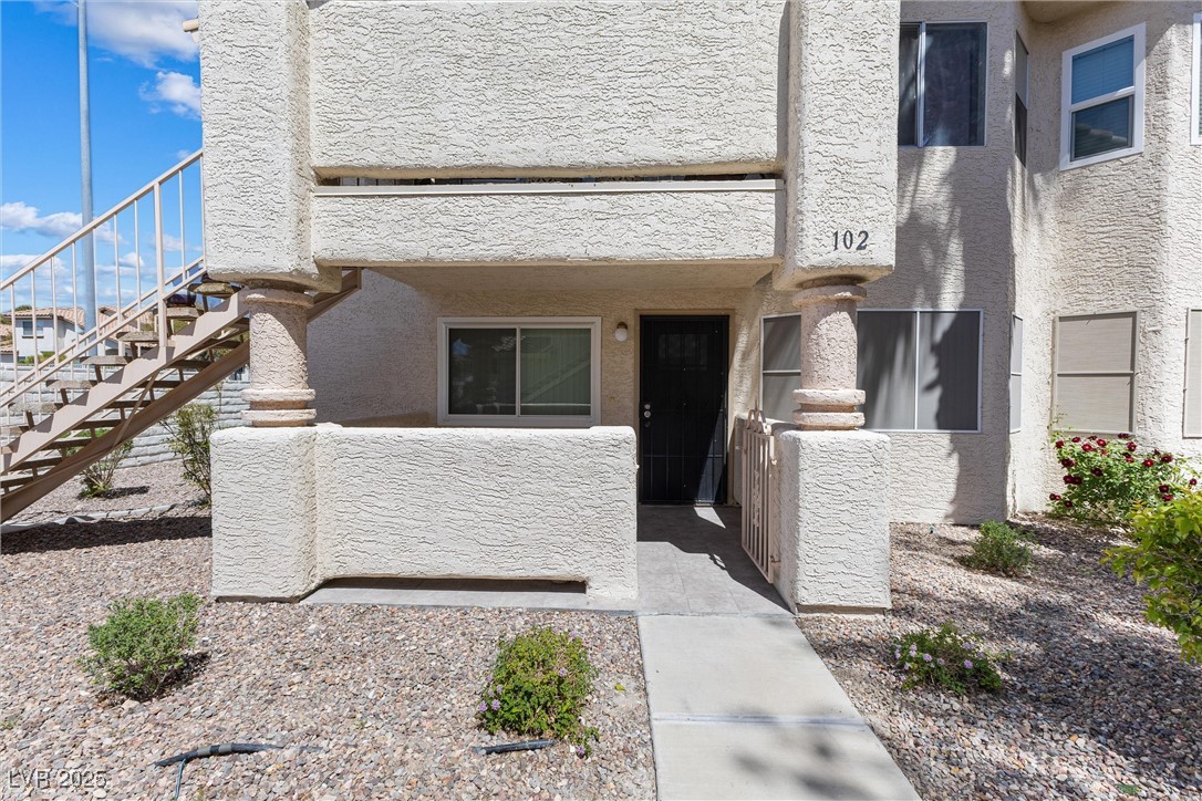 925 Boulder Mesa Drive 102 Property Photo 2