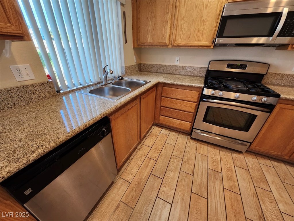 5512 Morningcross Street Property Photo 8