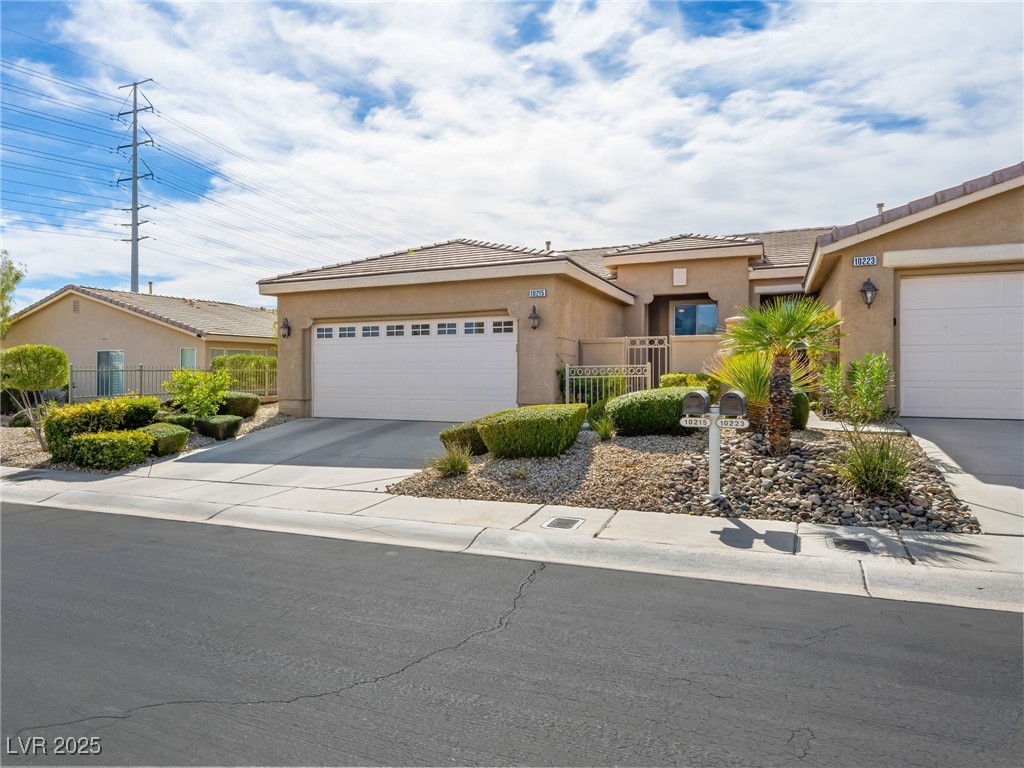 10215 Villa Arceno Avenue Property Photo 4
