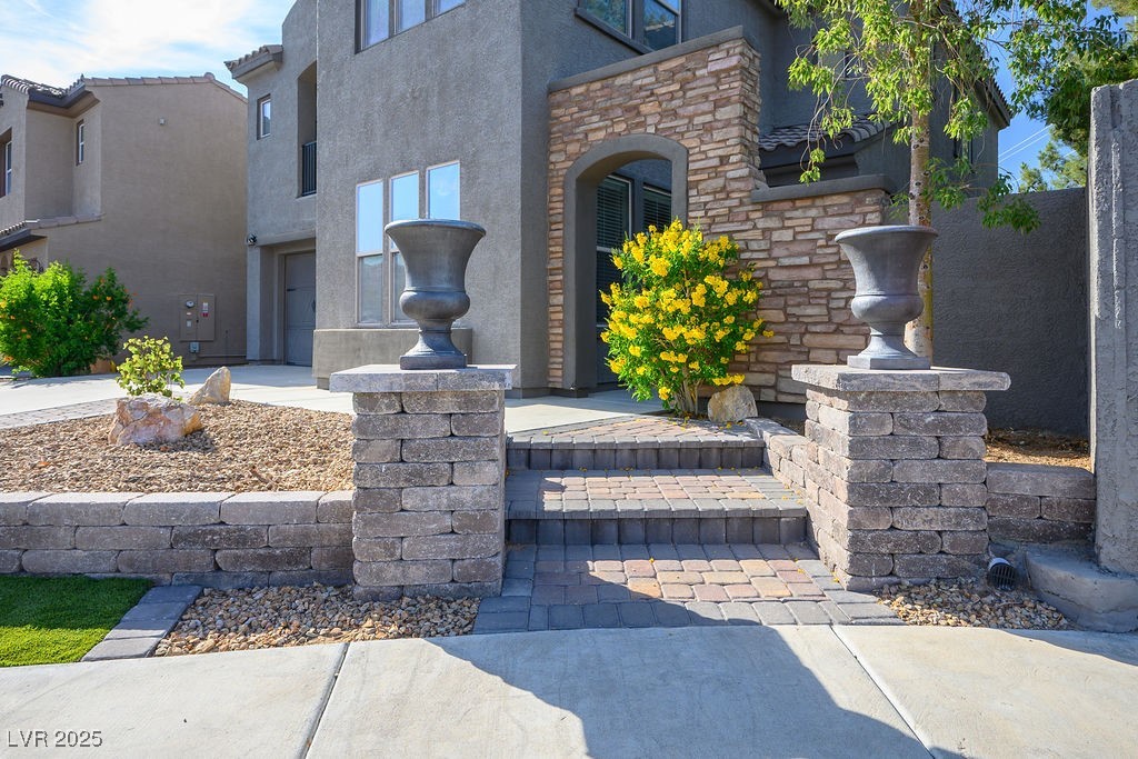 580 Via Di Parione Court Property Photo 10