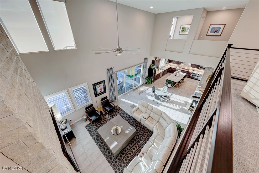 7 Hilltop Crest Street Property Photo 8