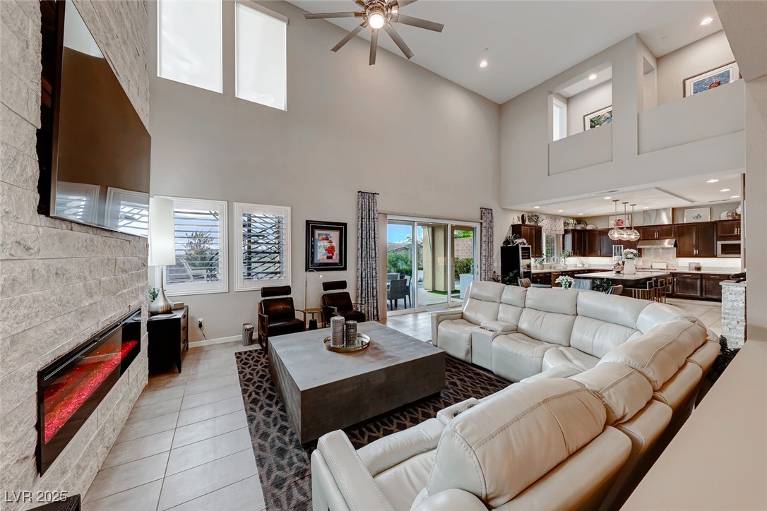7 Hilltop Crest Street Property Photo 11