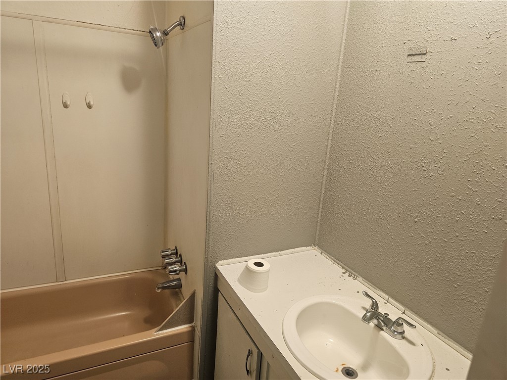 200 South Woodchips Road Property Photo 24
