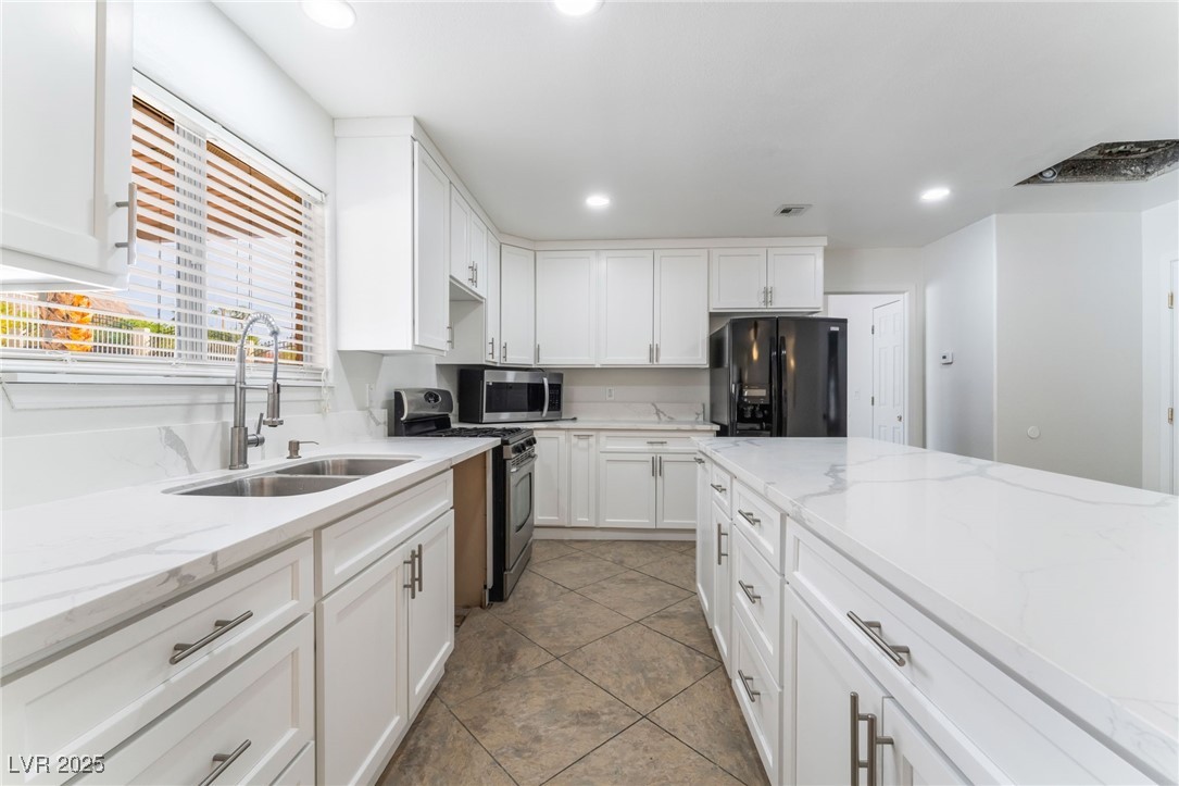 1108 Sidehill Way Property Photo 13