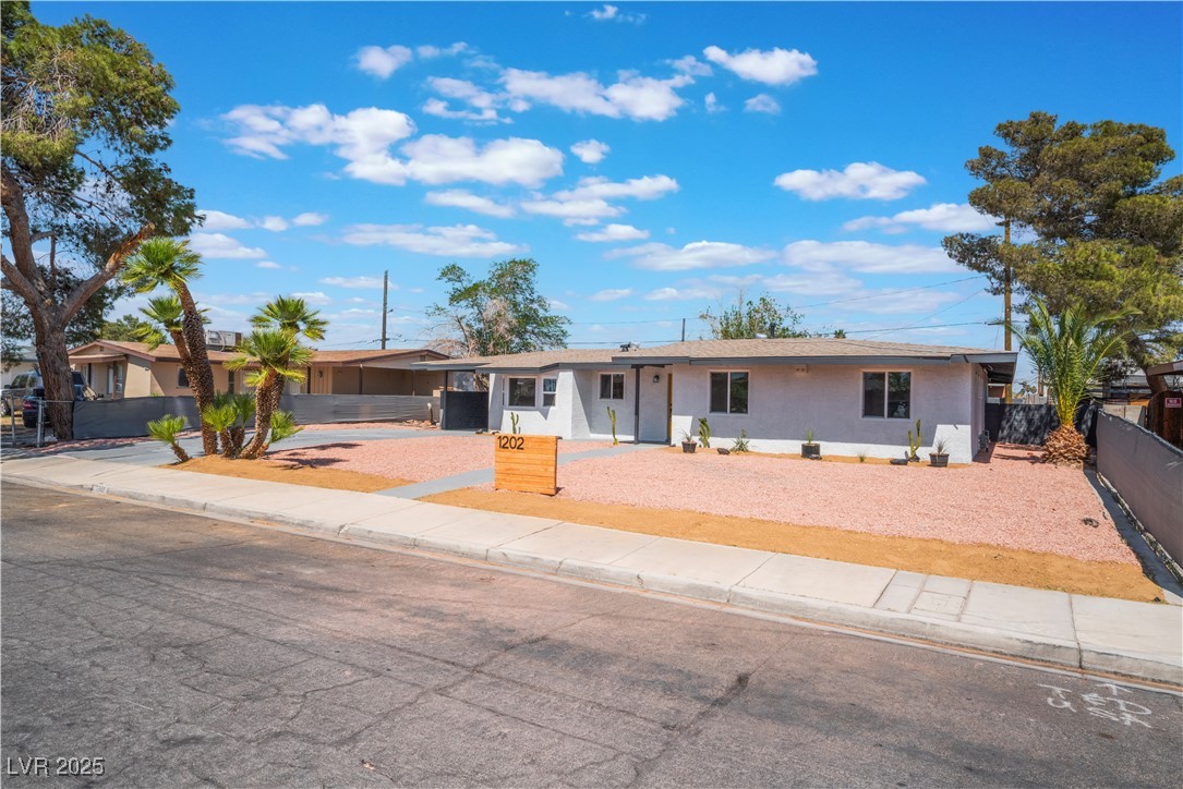 1202 Arrowhead Avenue Property Photo 4