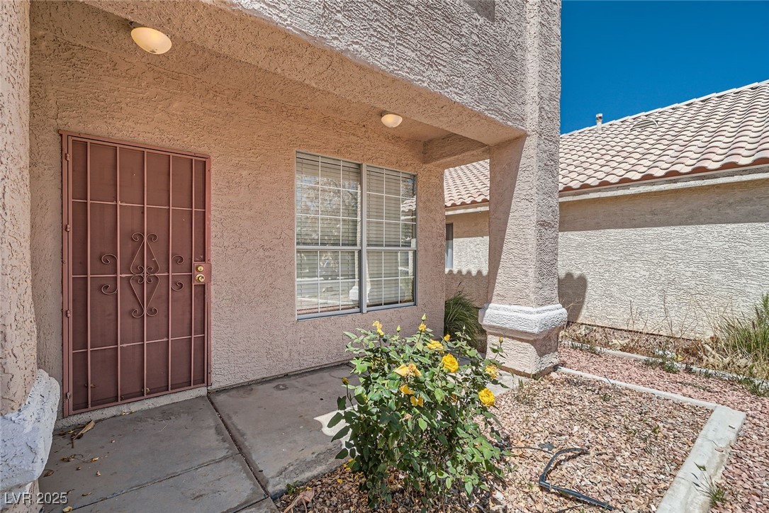 5921 Royal Castle Lane Property Photo 4