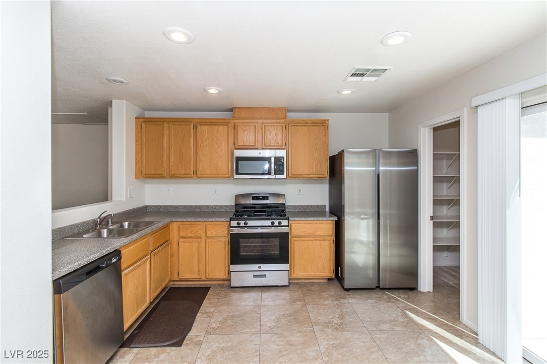 8200 Calico Wind Street Property Photo 10