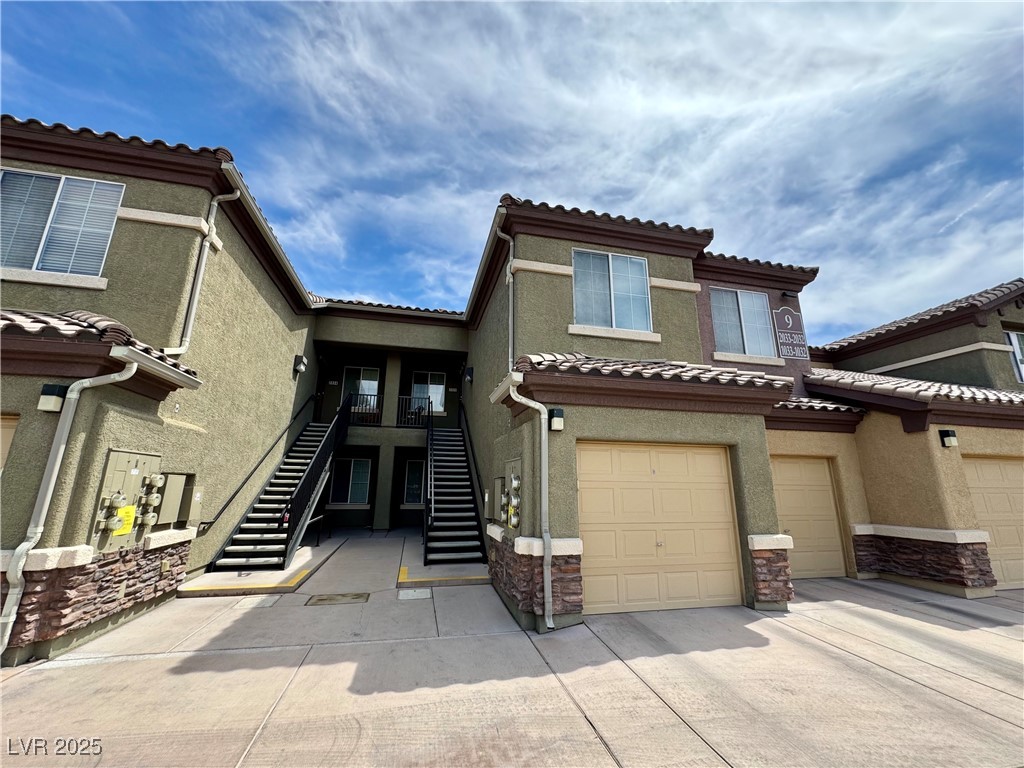 6868 Sky Pointe Drive 1033 Property Photo 2
