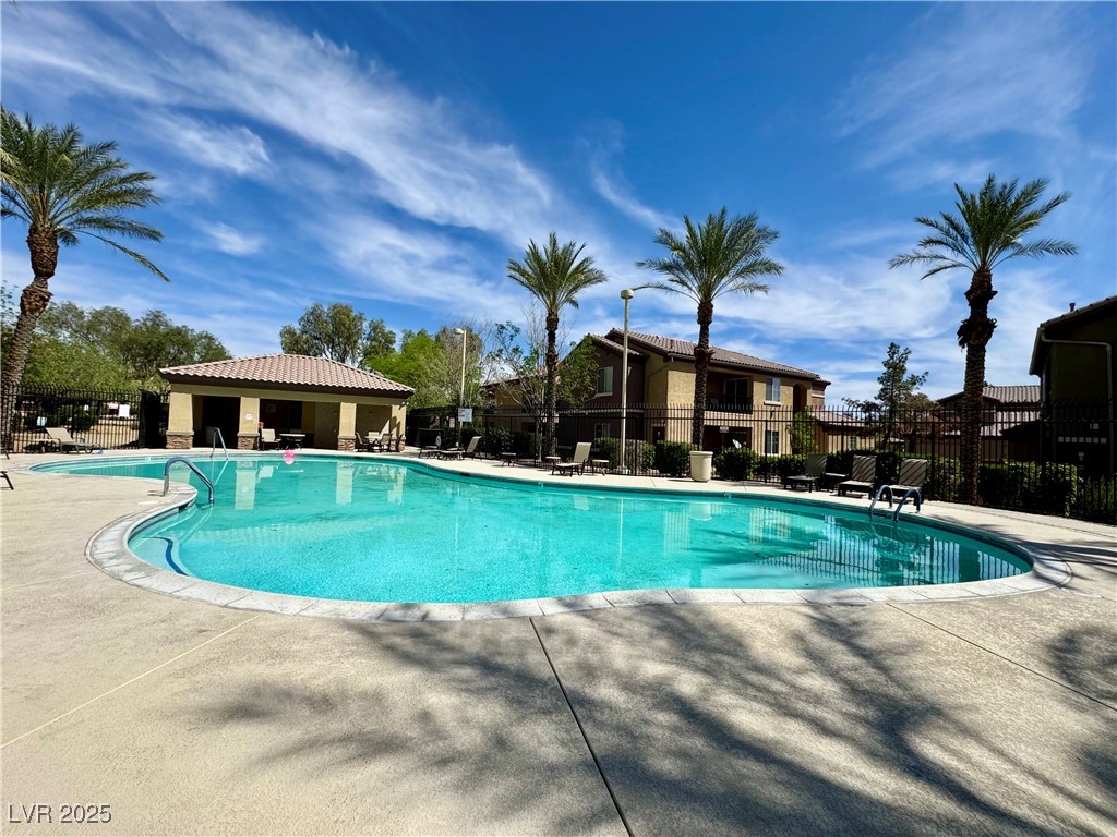 6868 Sky Pointe Drive 1033 Property Photo 4