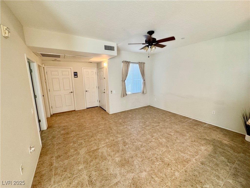 6868 Sky Pointe Drive 1033 Property Photo 7