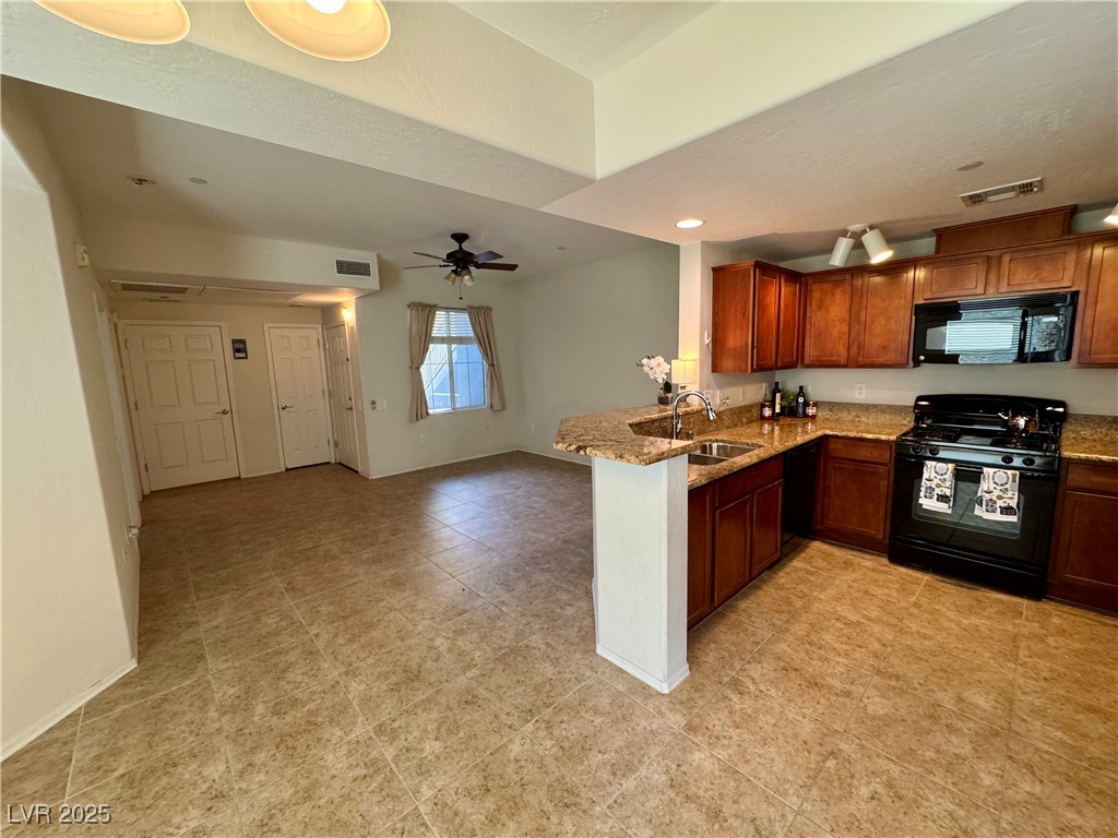 6868 Sky Pointe Drive 1033 Property Photo 9