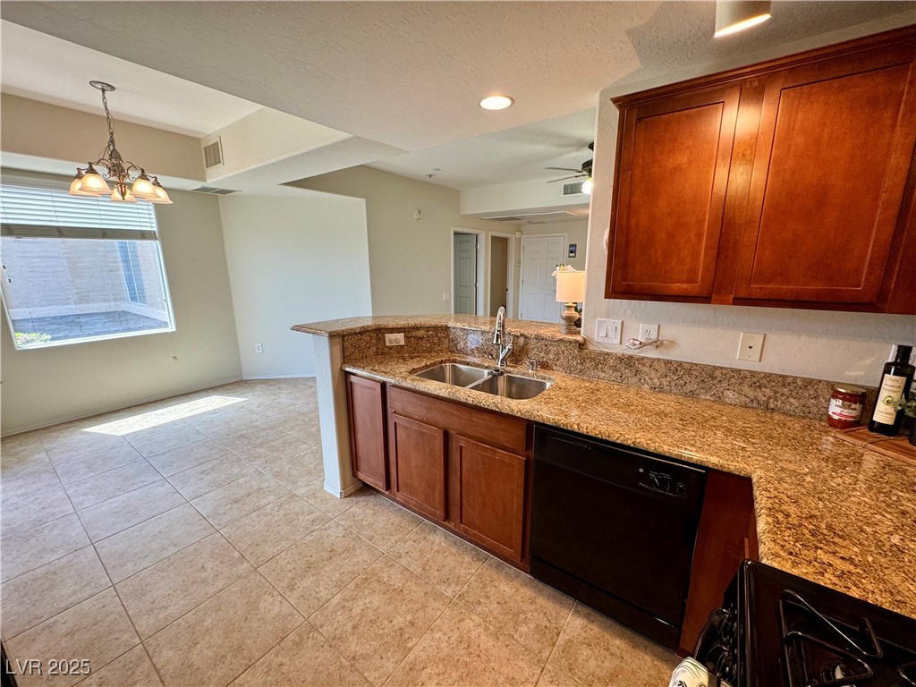 6868 Sky Pointe Drive 1033 Property Photo 10