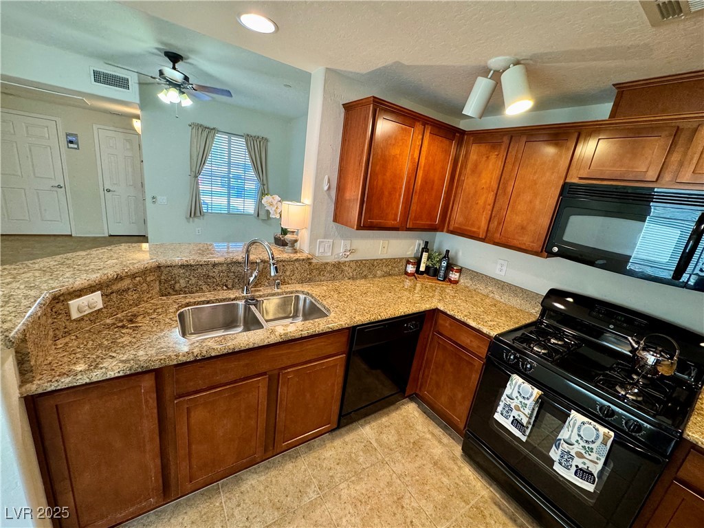 6868 Sky Pointe Drive 1033 Property Photo 11