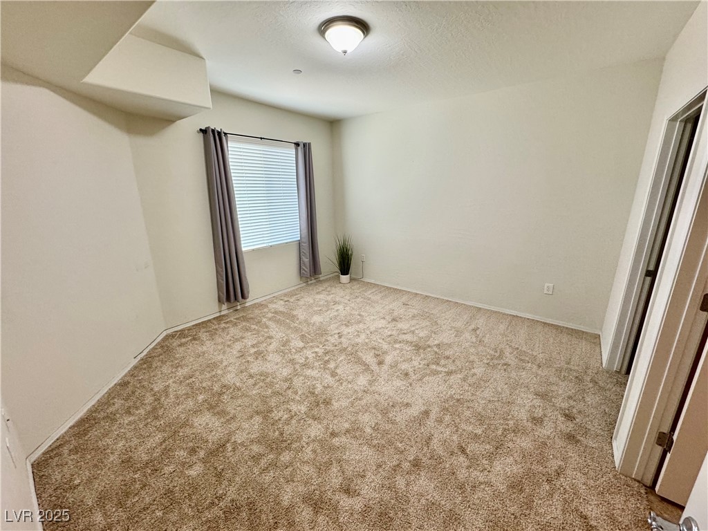 6868 Sky Pointe Drive 1033 Property Photo 13