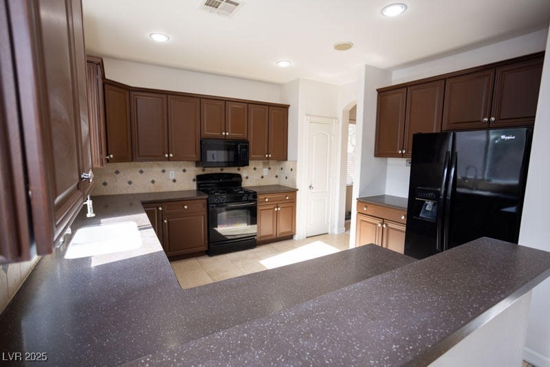 4909 Madre Maria Court N Property Photo 12
