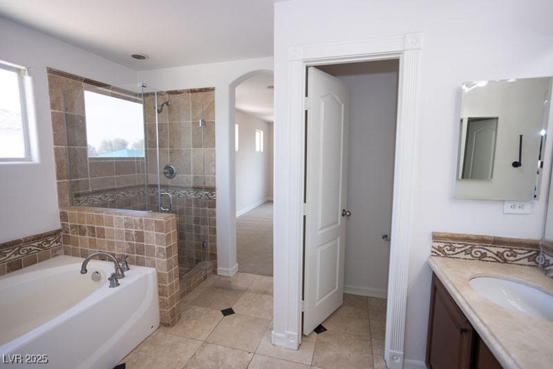4909 Madre Maria Court N Property Photo 22